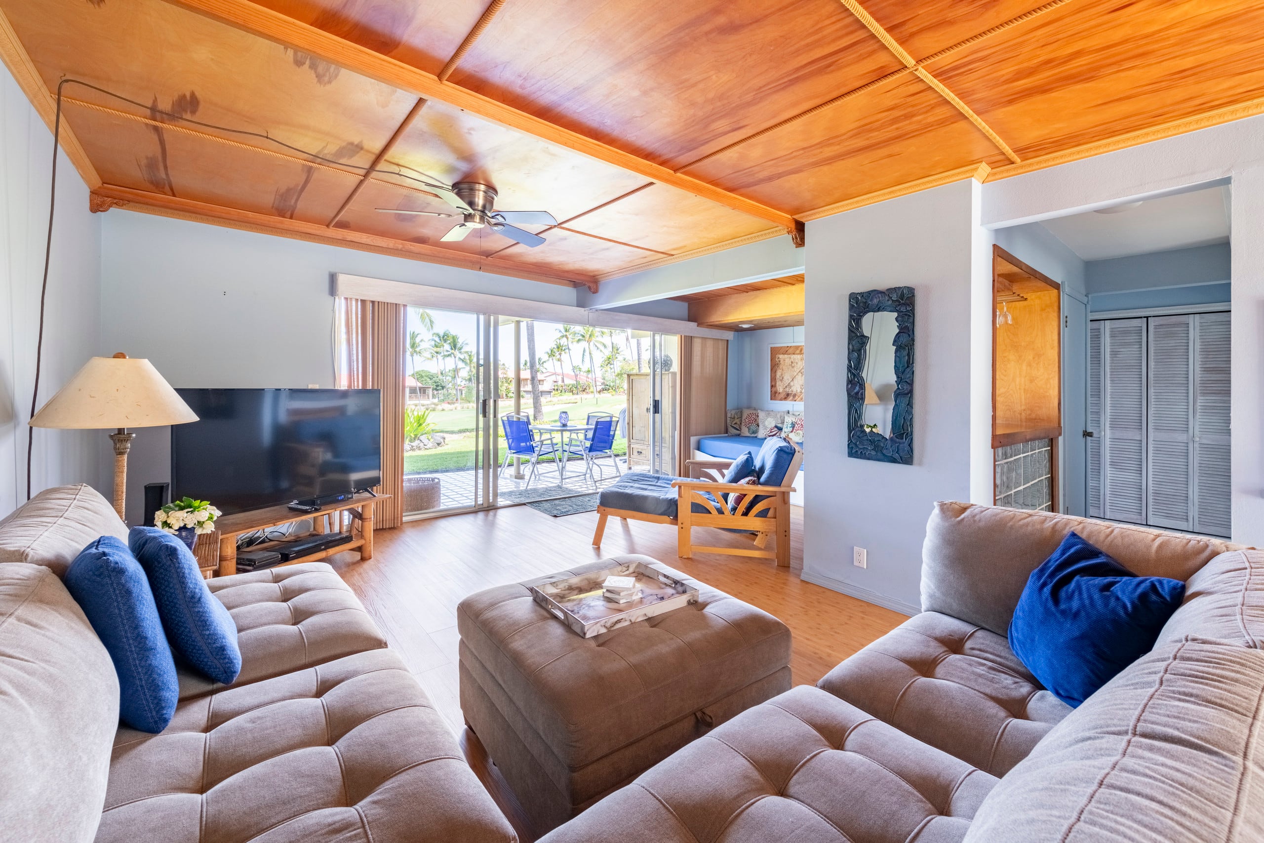 Condo in Kailua-Kona · ★4.86 · 1 bedroom · 2 beds · 2 baths - Image 4