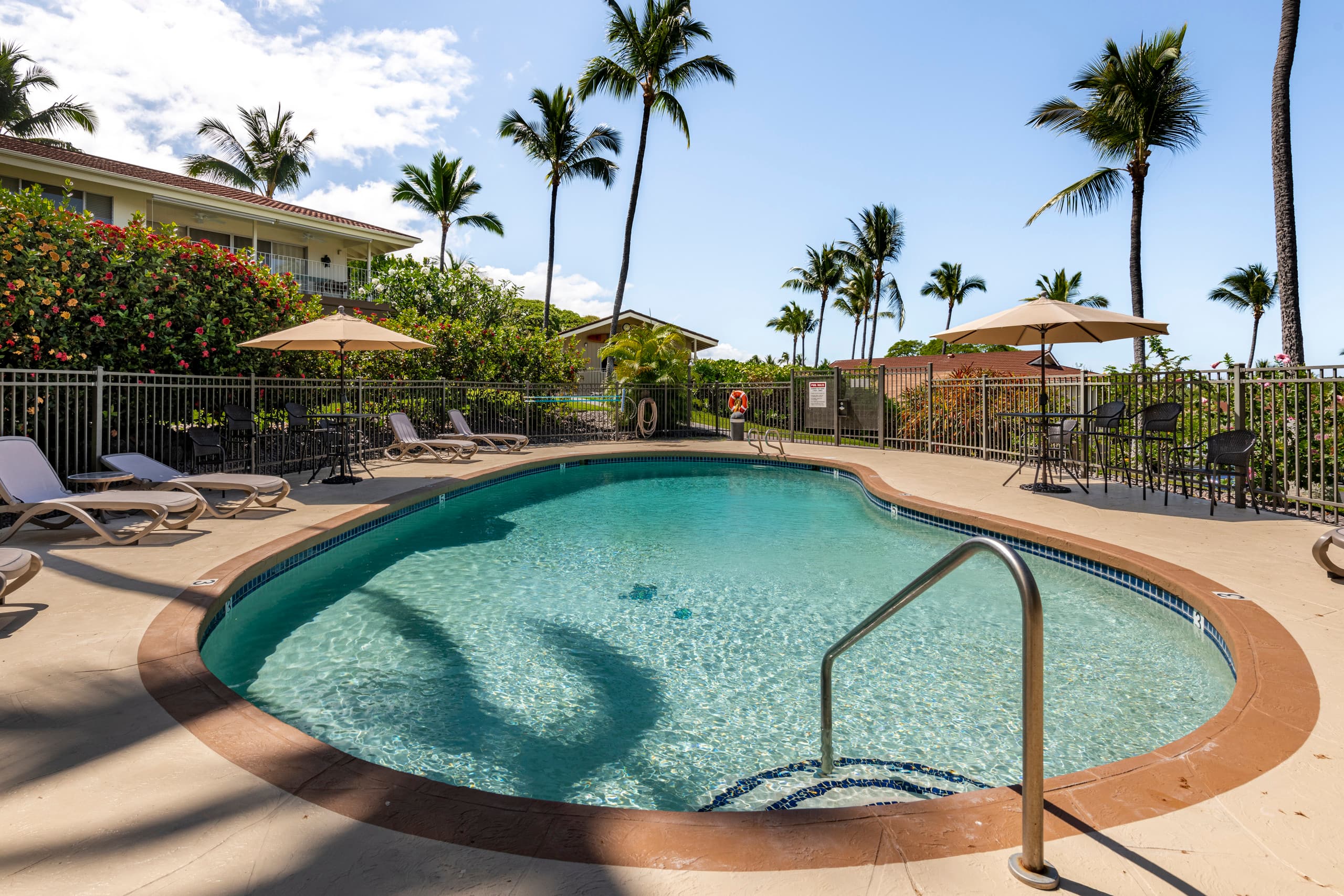 Condo in Kailua-Kona · ★4.86 · 1 bedroom · 2 beds · 2 baths - Image 28