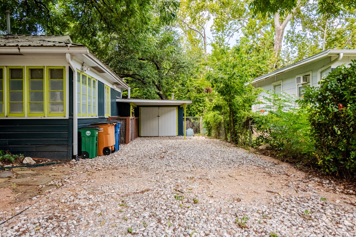 Tranquil Bungalow in Central Austin