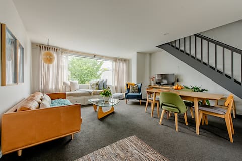 Comfortable, Contemporary City Space