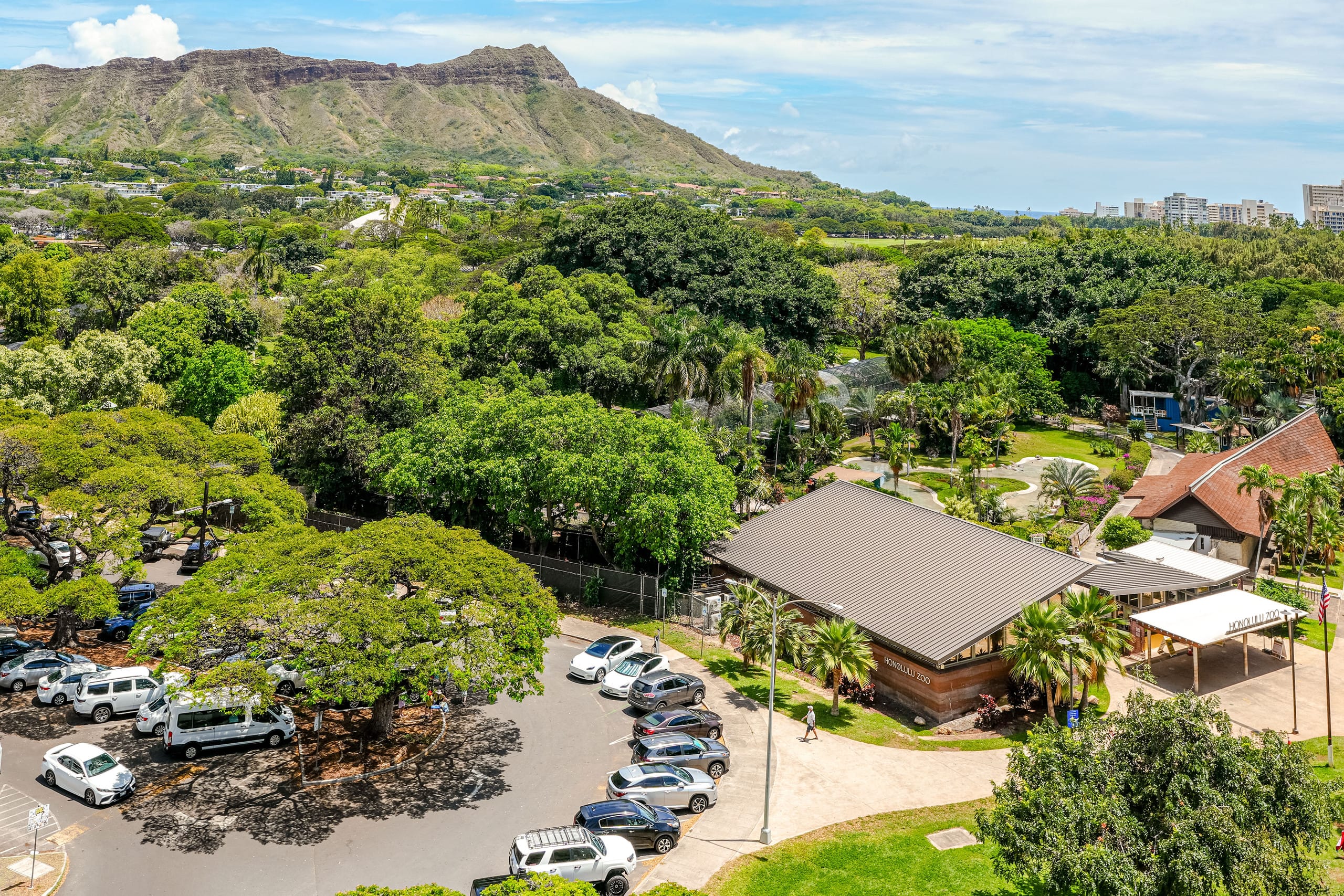 Condo in Honolulu · ★4.45 · Studio · 1 bed · 1 private bath - Image 18
