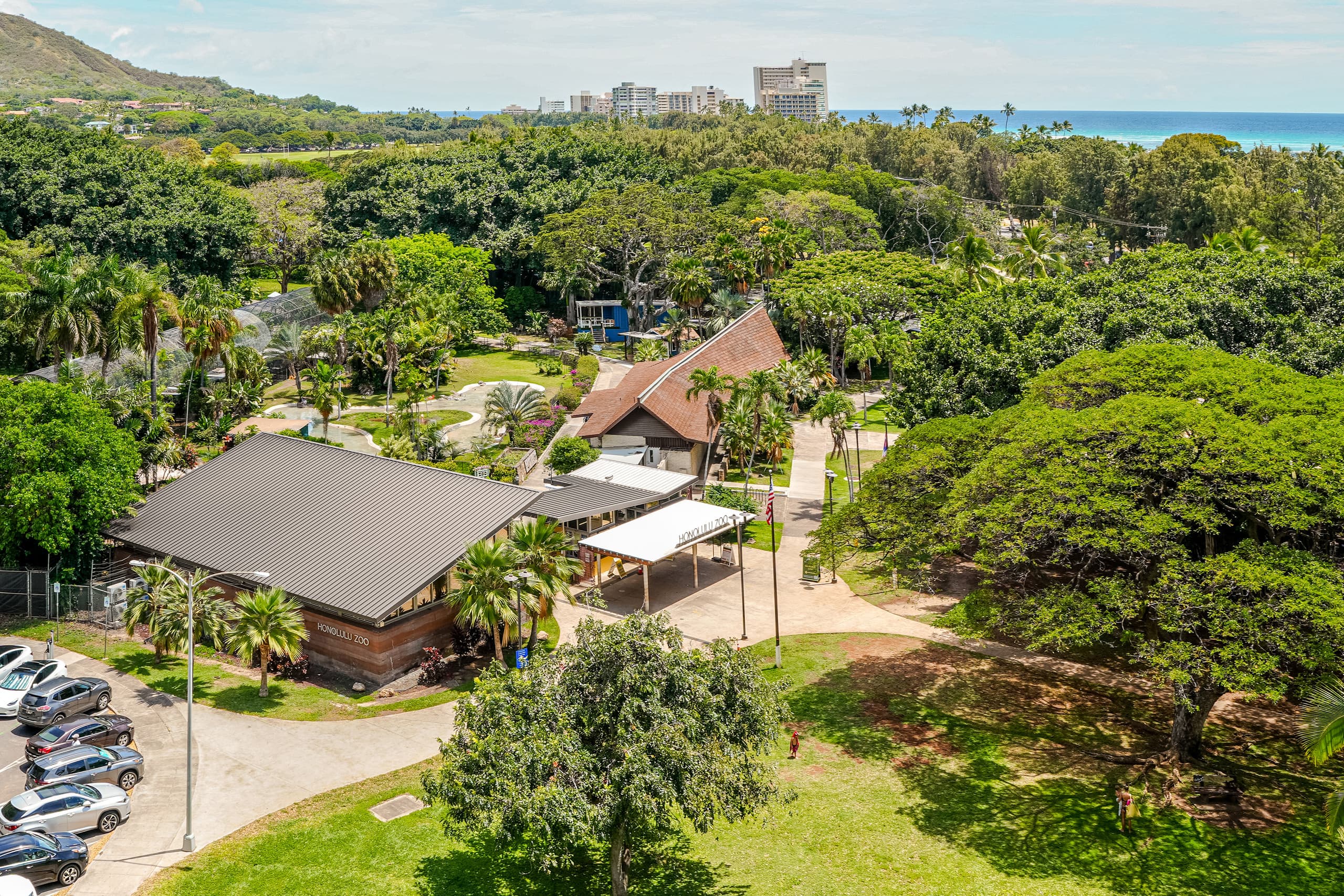 Condo in Honolulu · ★4.45 · Studio · 1 bed · 1 private bath - Image 15