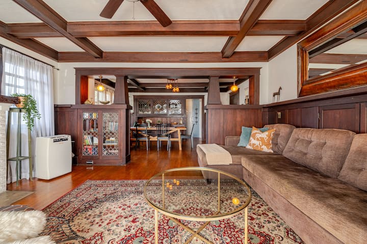 Rejuvenating 1913 Craftsman - Long Beach, CA