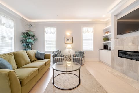 2 Bedroom  Condo in Old Town Bluffton, 2nd floor