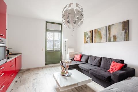 Erfolgreiche Airbnb-Immobilie: Gottschedstr. - Trendy street close to the center, 34 sqm in Zentrum West