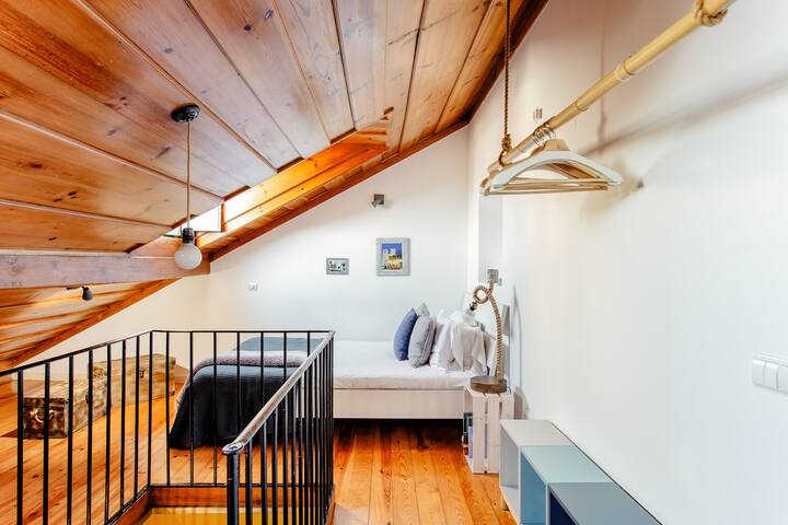 Rustic City View Apartment with Loft Attic gallery image 4