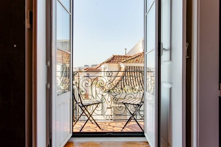 Rustic City View Apartment with Loft Attic gallery image 2