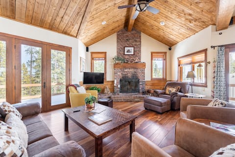 Top Airbnb: 5 star summer stay zipline firepit tramp & views in Breckenridge / Summit County