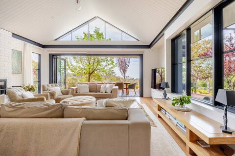 Successful Airbnb property: Panoramic rural retreat in City Of Busselton