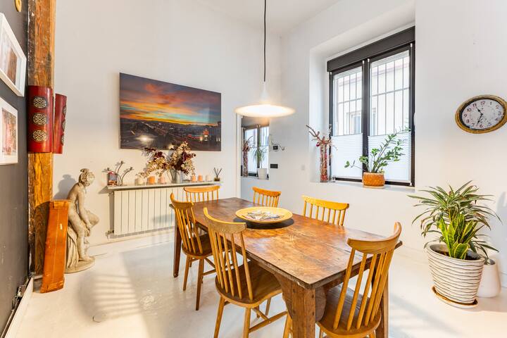 The loft at RetiroPark with private patio gallery image 4