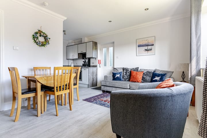 Comfortable Annex. Couples, Up To 2 Children. - Swanage