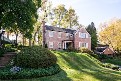 Exclusive Home in Upscale Chevy Chase