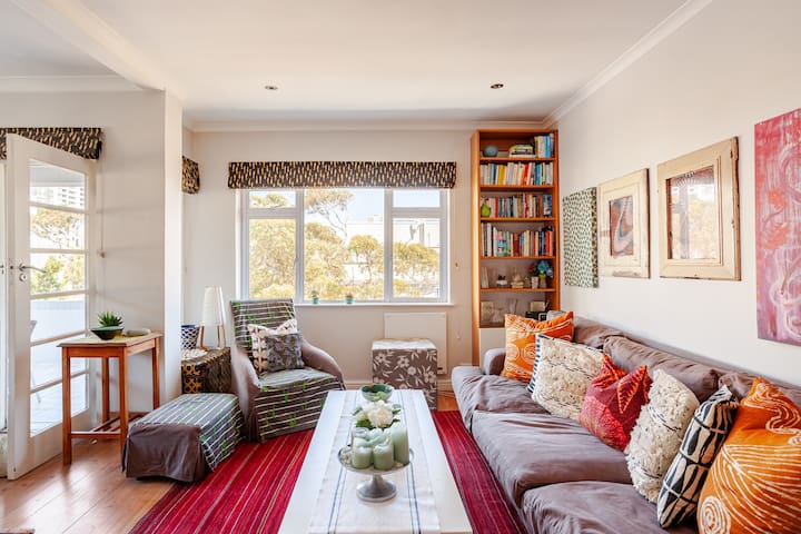 BRIGHT 2 bed Apartment with magnificent VIEWS