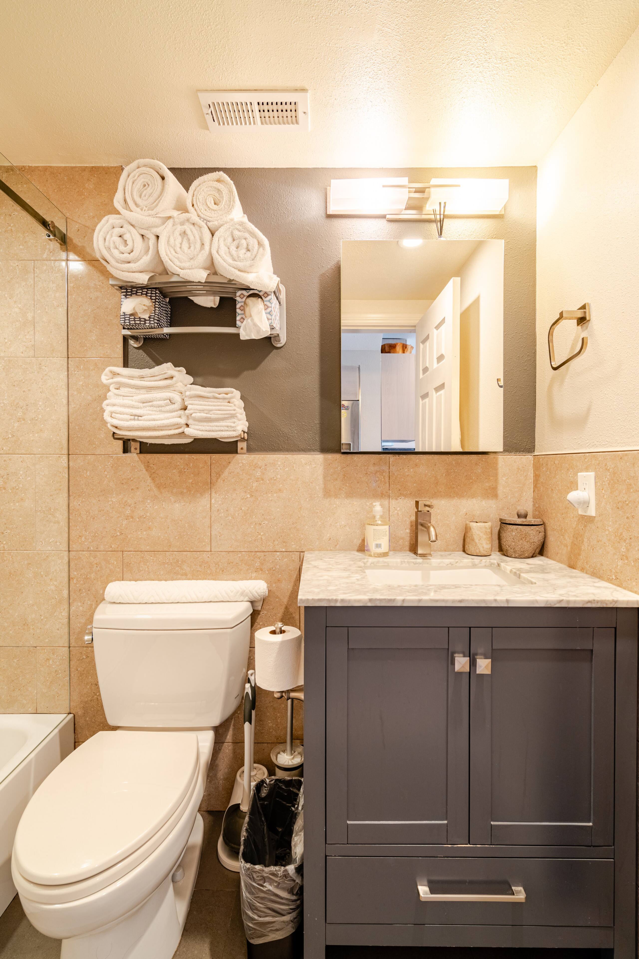 Home in San Francisco · ★4.89 · 2 bedrooms · 3 beds · 1 bath - Image 20