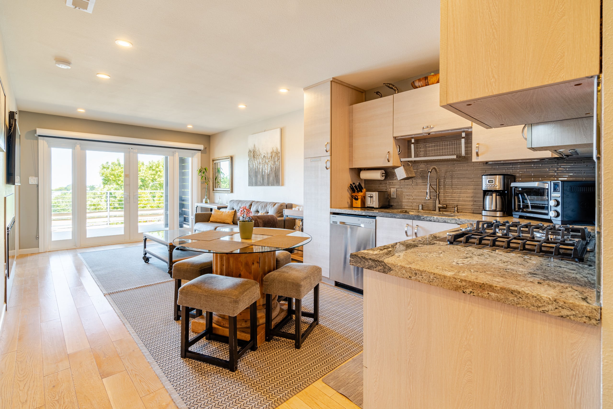 Home in San Francisco · ★4.89 · 2 bedrooms · 3 beds · 1 bath - Image 7