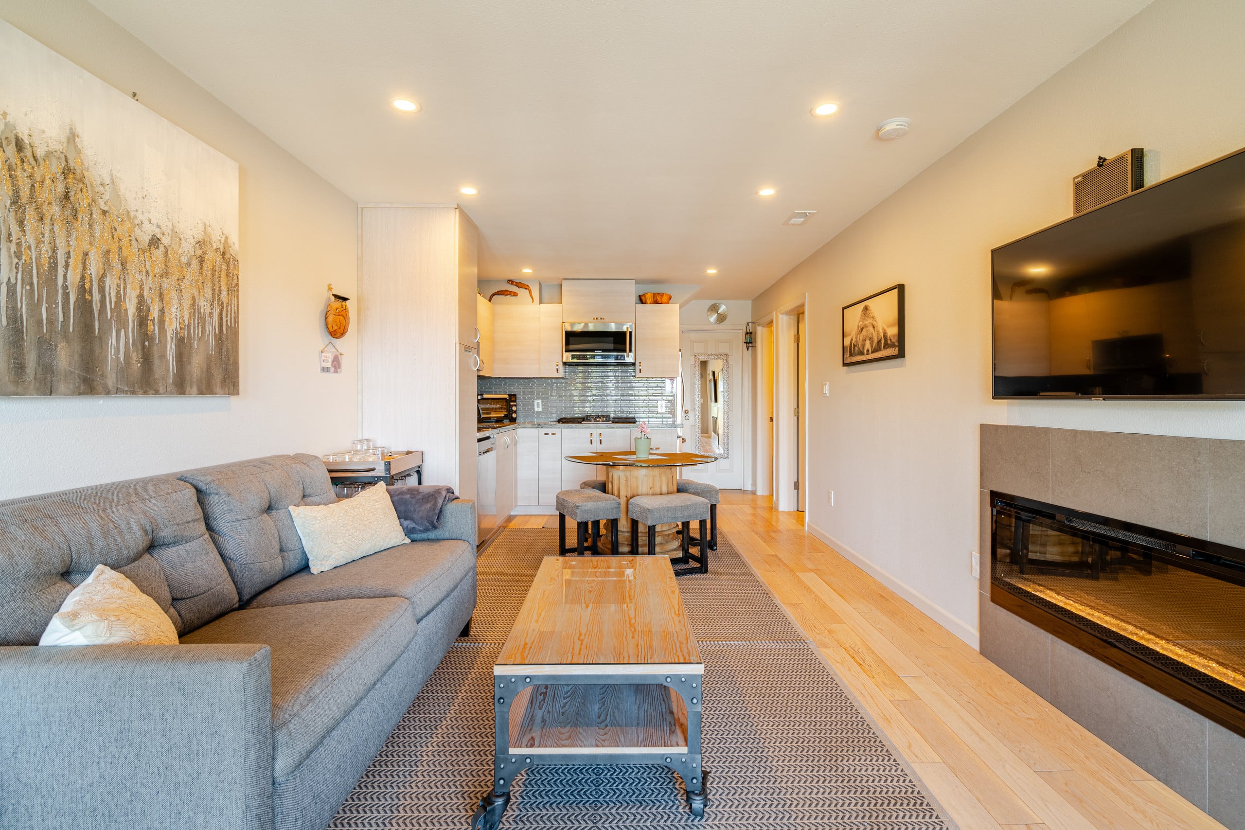 Home in San Francisco · ★4.89 · 2 bedrooms · 3 beds · 1 bath - Image 1