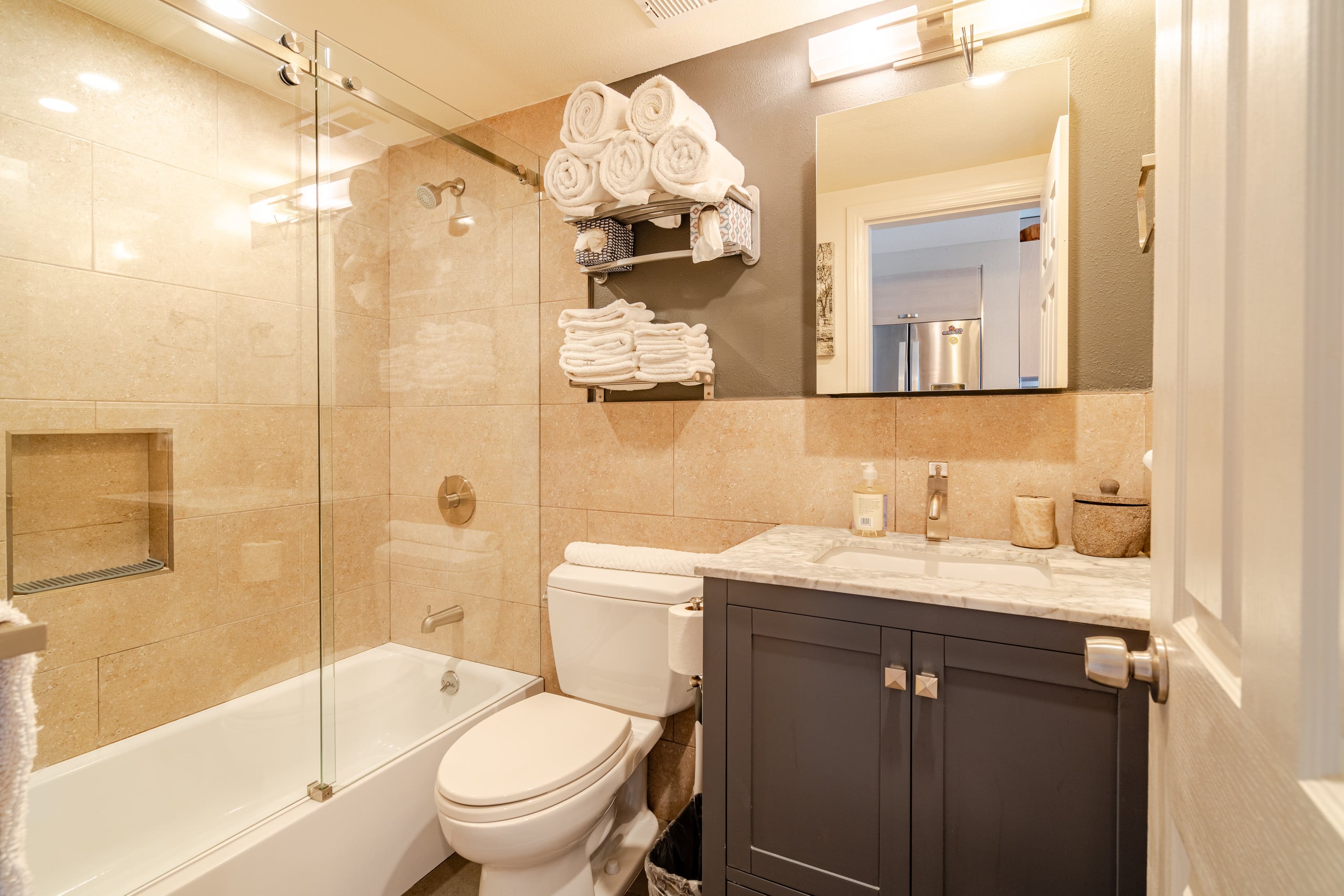 Home in San Francisco · ★4.89 · 2 bedrooms · 3 beds · 1 bath - Image 28