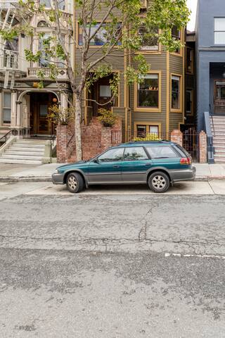 The Painted Man- SF Historic Victorian Mansion gallery image 2