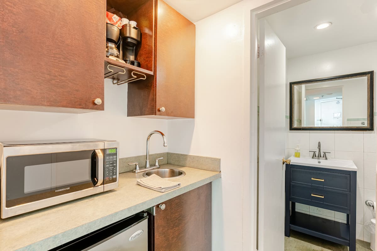 Kitchenette appliances