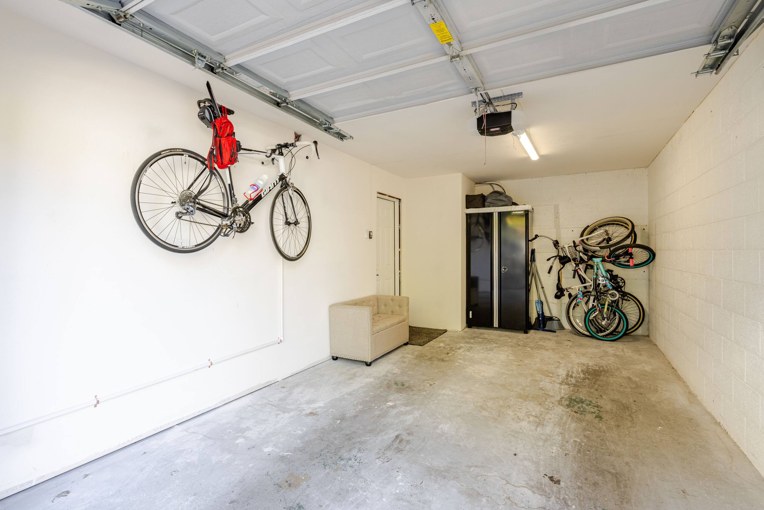 Private Studio w/garage & W/D near downtown - Photo 45