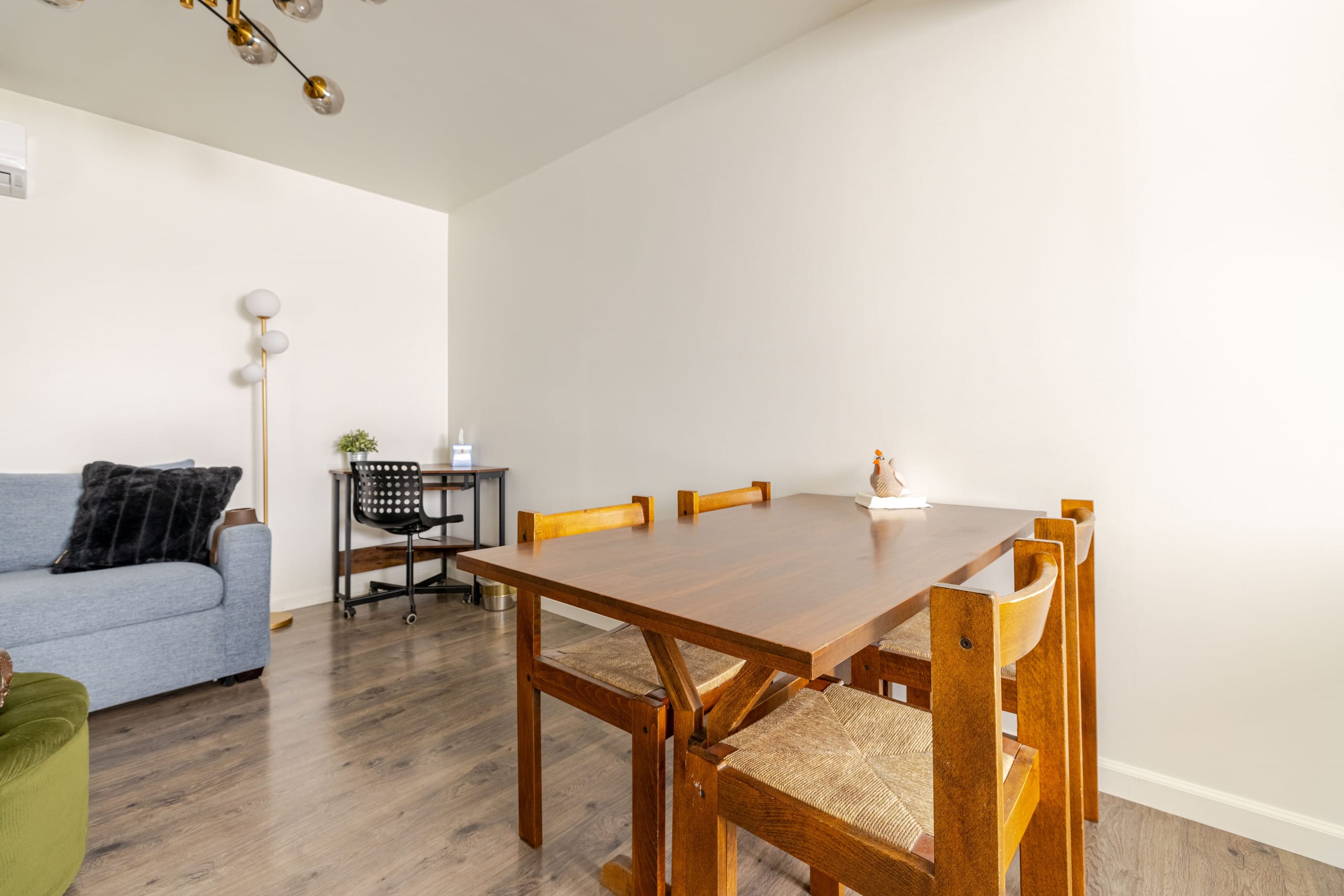 Private Studio w/garage & W/D near downtown - Photo 15