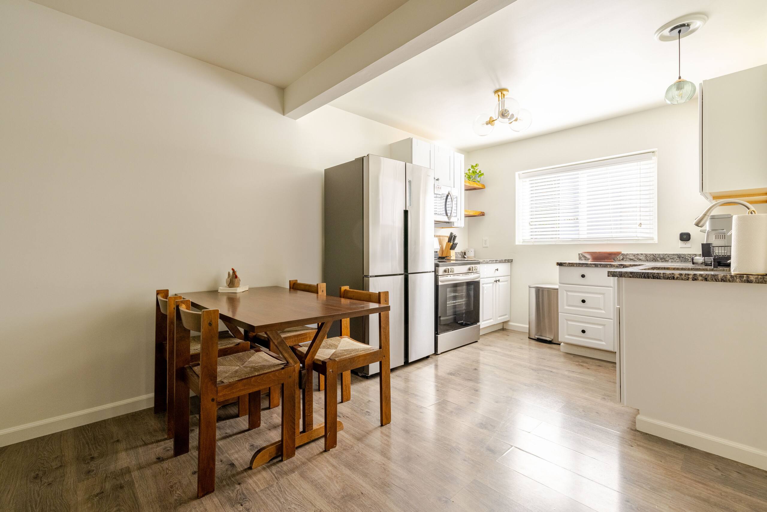 Private Studio w/garage & W/D near downtown - Photo 16