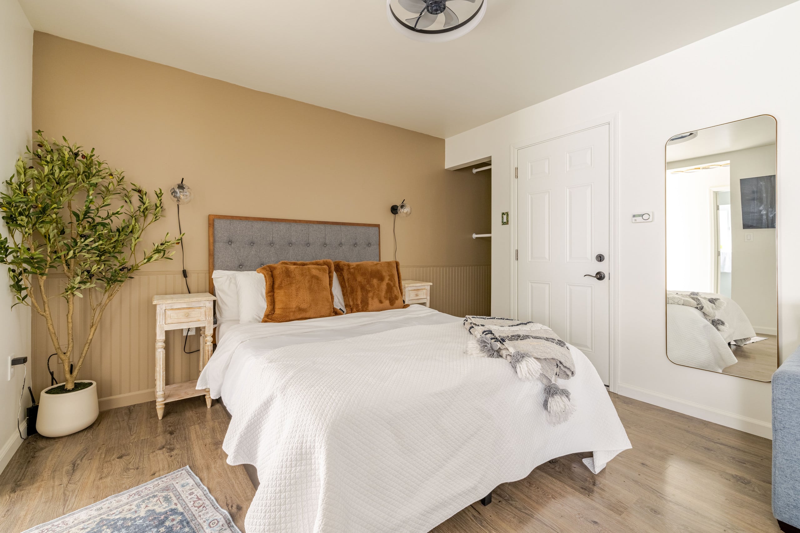 Private Studio w/garage & W/D near downtown - Photo 18