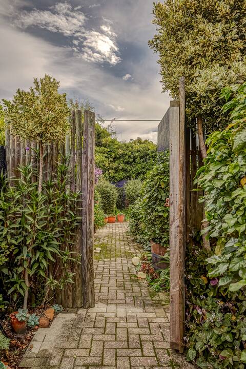 Atjar in Hermanus CBD Garden Flat.