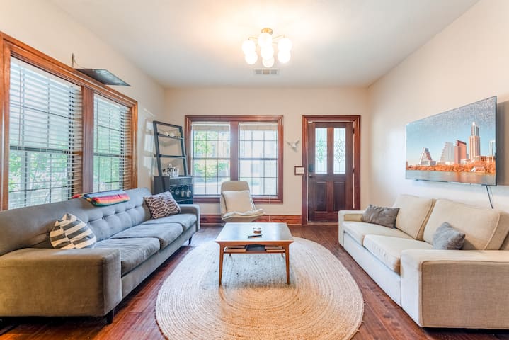 East Austin House – Walking Distance to Downtown!