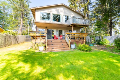 Lake Front House (Lincoln City / Devils Lake)