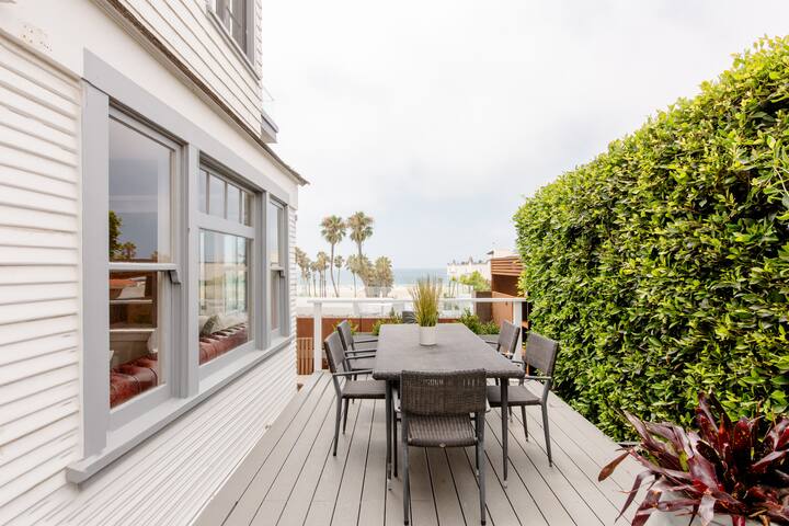 Ocean Vista at an Incredible Santa Monica Beachhouse gallery image 4
