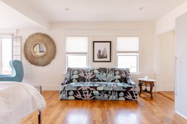 Ocean Vista at an Incredible Santa Monica Beachhouse gallery image 3