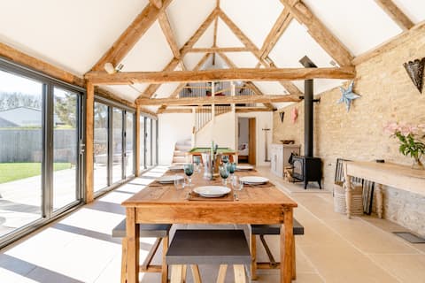Lavish Converted Barn Perfect for a Family Get Away