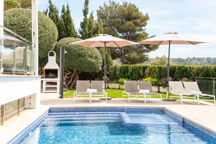 Orquidea, deluxe villa sea views jacuzzi & 2 pools gallery image 4