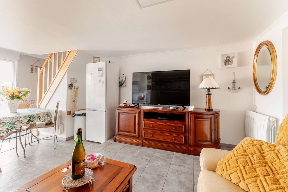 Top Airbnb: Cottage close to the port and beaches. Rated 3* à Trébeurden