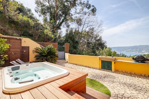 A spectacular sea view - House with Jacuzzi