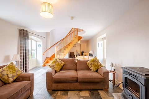 Top performing Airbnb: Refurbished Stone Barn in County Down in Crotlieve