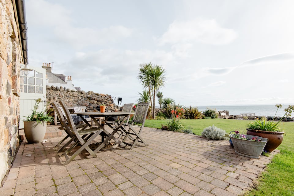 Weaver's Cottage on the Fife coast, Lower Largo, Fife, Scotland, United Kingdom, photo 8 of 10