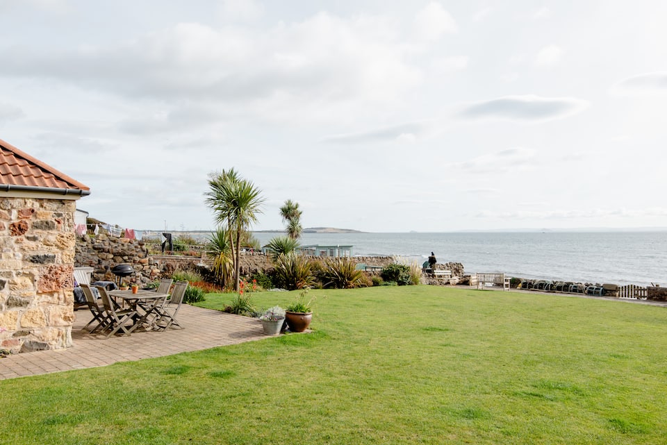 Weaver's Cottage on the Fife coast, Lower Largo, Fife, Scotland, United Kingdom, photo 6 of 10
