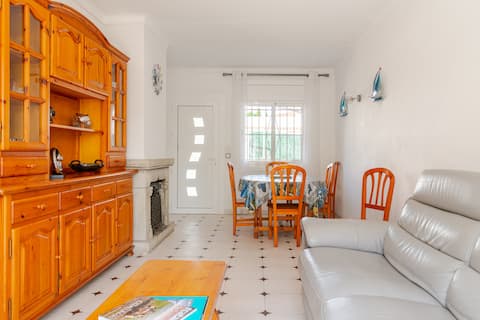Top Airbnb: L'ESCALA, pool villa, close sandy beach in L'escala