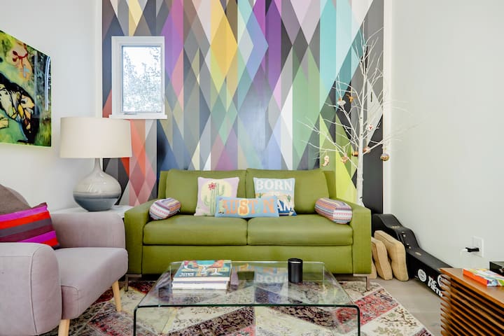 Vibrant, Modern Guesthouse in the Heart of the City