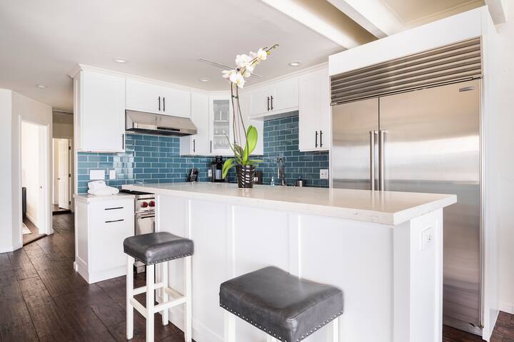 Premium Sunset Penthouse Ocean Front Malibu Road gallery image 2