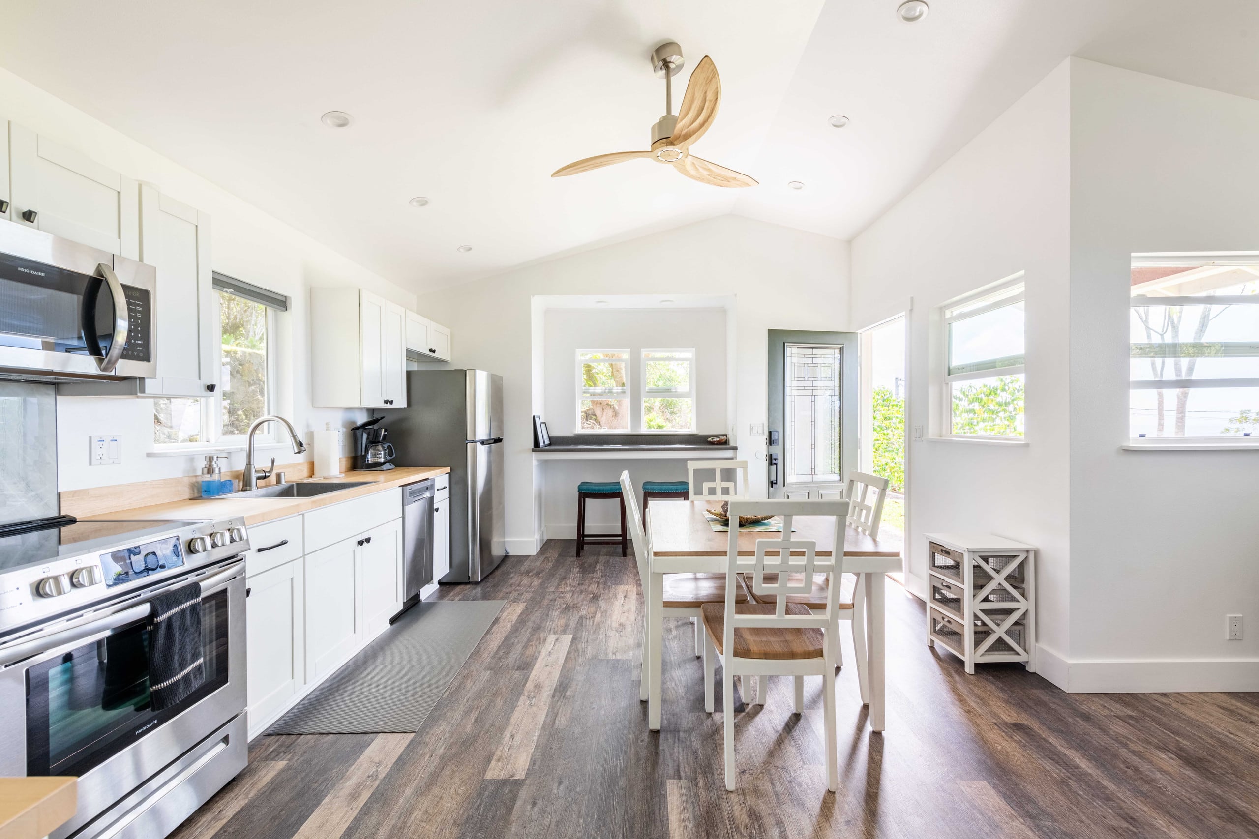 Radiant Ocean View Cottage on a Coffee Farm. Very Private. - Image 10