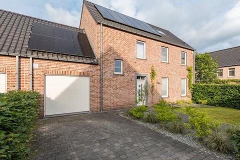 Recent villa in pretty green clos in Nivelles