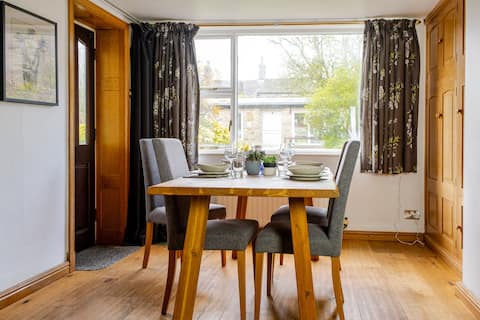 Theatre Cottage, relax in Grassington Village