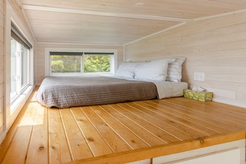 Successful Airbnb property: Bothan Beag - Tiny House on the Water in Inverness, Subd. B