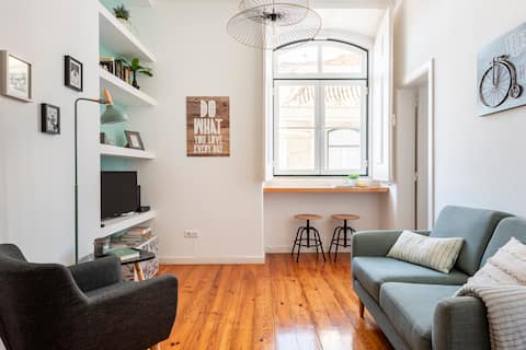Anúncio popular: Bright Baixa 1-BR by the Cathedral & Tram 28 em Santa Maria Maior