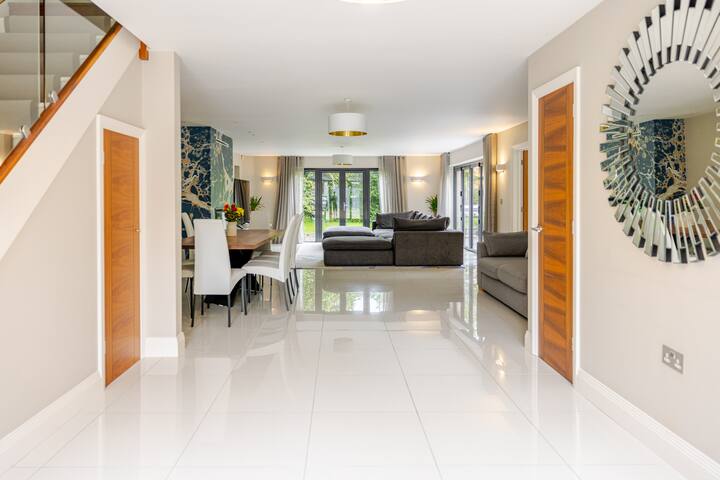 Hidden Gem Barn Home | Luxury Living | Min To City - Amesbury