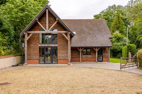 Hidden Gem Barn Home | Luxury Living | Min to City