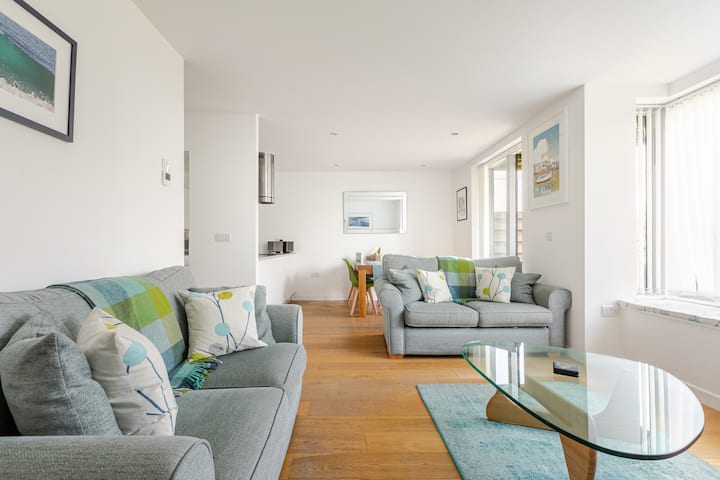 St Ives Home With A View And Parking - St Ives